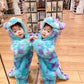 Söt babyjumpsuit med huva och dragkedja